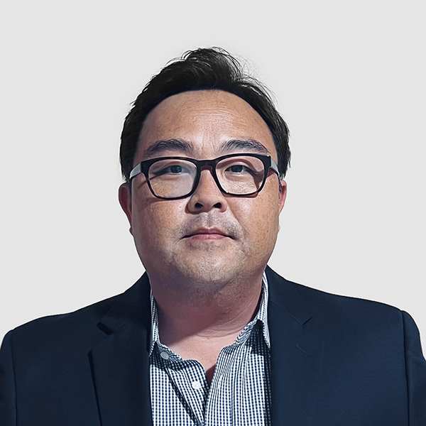 Mark Noh is the VP Finance, Strategic Financial Planning & Manufacturing Controllers for Superior Essex Communications. Noh has nearly 20 years of market experience in utilizing proactive approaches to overcome barriers and implementing prudent financial management. He had previously been a Corporate FP&A Strategic Planning Lead for Superior Essex and had worked in escalating roles for some of the world’s largest semiconductor manufacturing companies including, Applied Materials, Samsung, and AIG. He obtained his MBA from University of Georgia’s Terry College of Business and earned a Bachelors’ Degree in Business Administration at Baruch College, which is part of City University of New York system. He completed the curriculum with a major in Accountancy as well as a minor in Finance. Mark is fluent in both Korean and Spanish.
